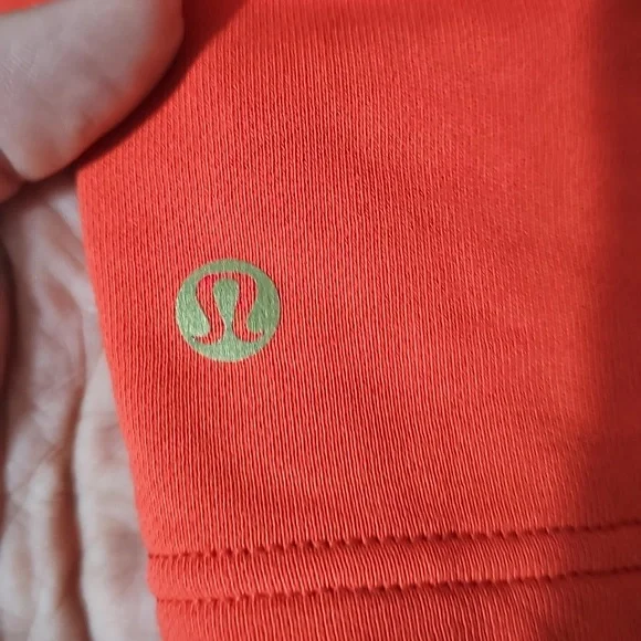 Lululemon *LUNAR NEW YEAR Love Red All Yours Cropped Crew Gold Logo! Sz 8, RARE - Picture 11 of 14